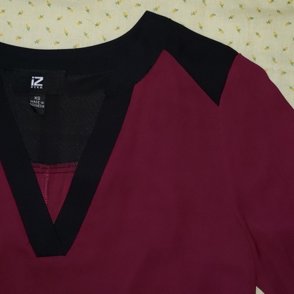 Iz Byer Raspberry tunic blouse - Picture 4 of 4